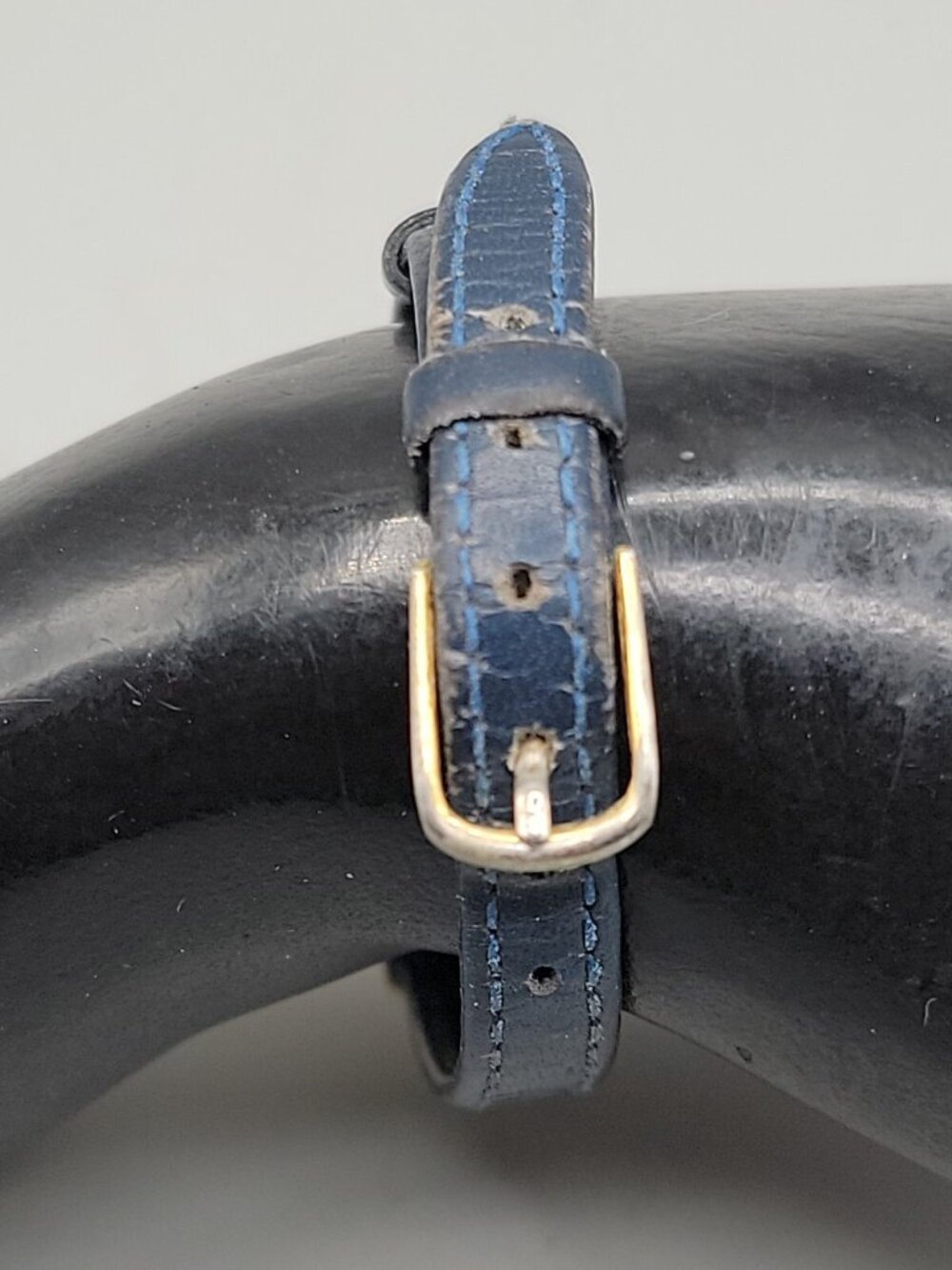 Vintage Armitron Ladies Petite Quartz Watch 6.75" Blue Leather Band 19mm - Picture 8 of 15